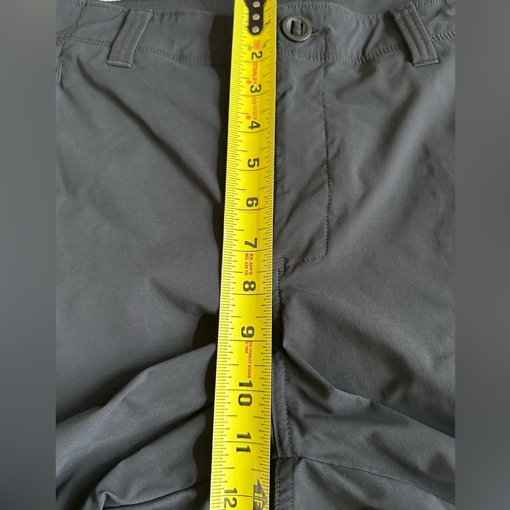 Under Armour Men’s Black Flat Front Lightweight Short Size 34 - Picture 7 of 10